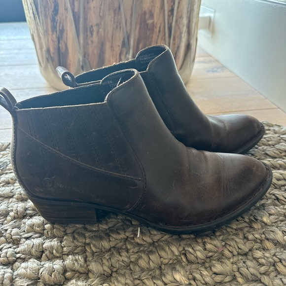 Intentionally RUSTIC Born Vintage Booties - Picture 5 of 8